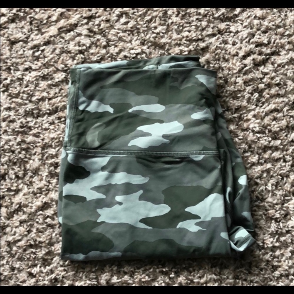 XL Aerie move camo leggings